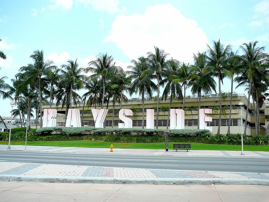 Bayside Marketplace front