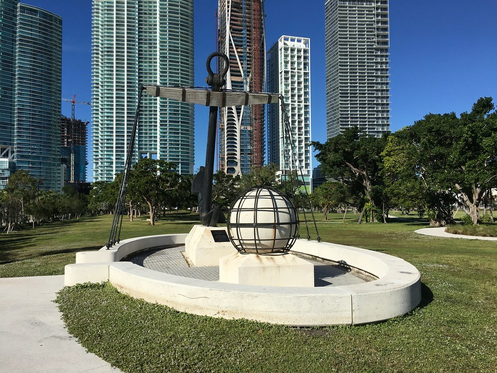 The Plaza of the Spanish Navy