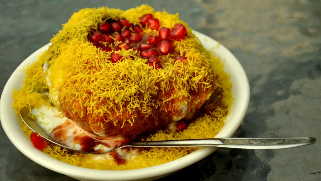 Raj kachori with sev
