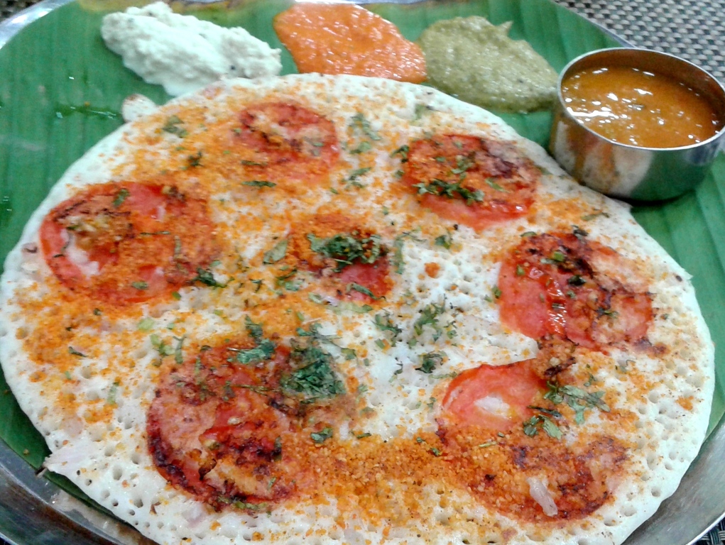 Tomato uttapam