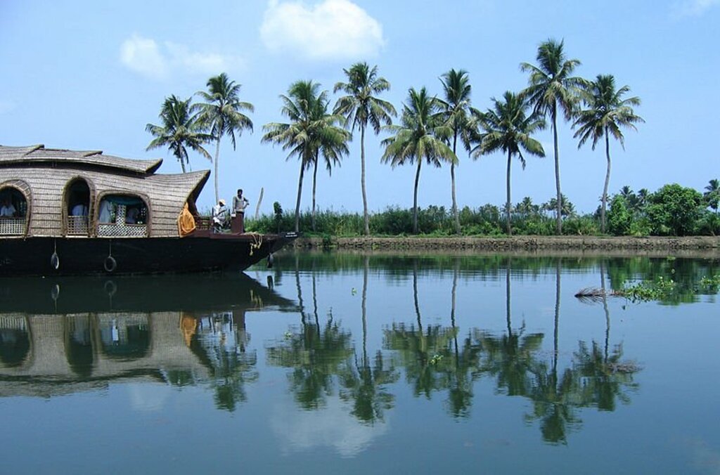 Scenes fom Vembanad lake en route Alappuzha Kottayam49