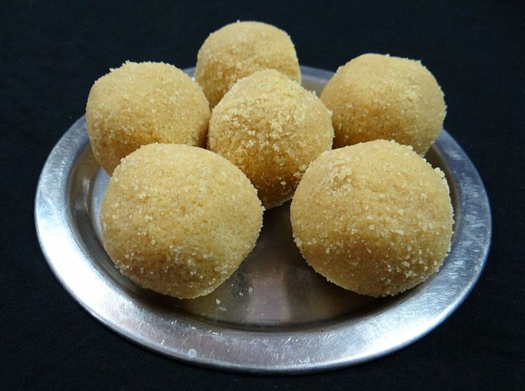 Besan ke Ladoo