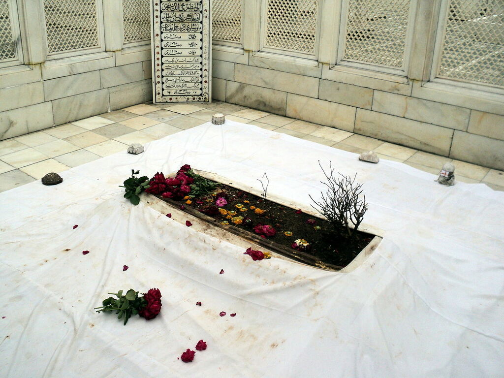 TOMB aURANGAZEB