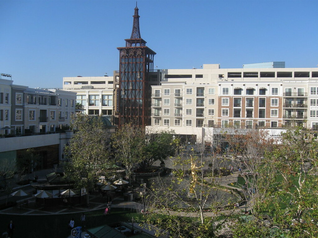 LA Glendale Galleria 5