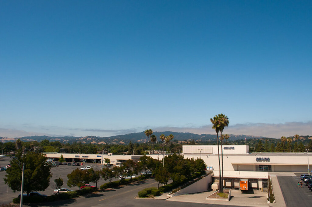 Sunvalley Mall, Concord