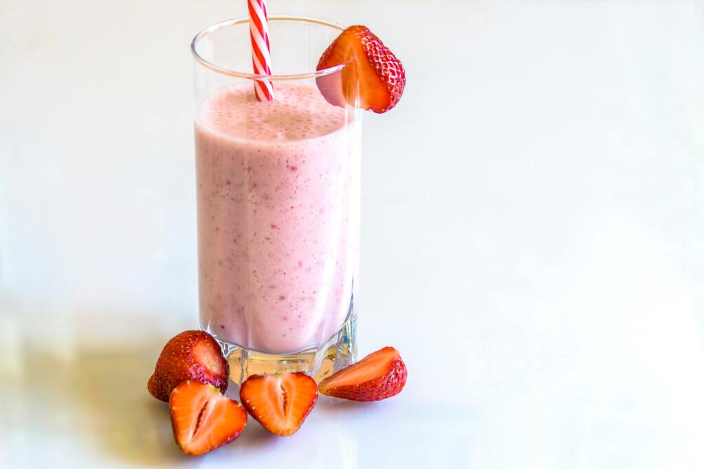 Strawberry fruit smoothie
