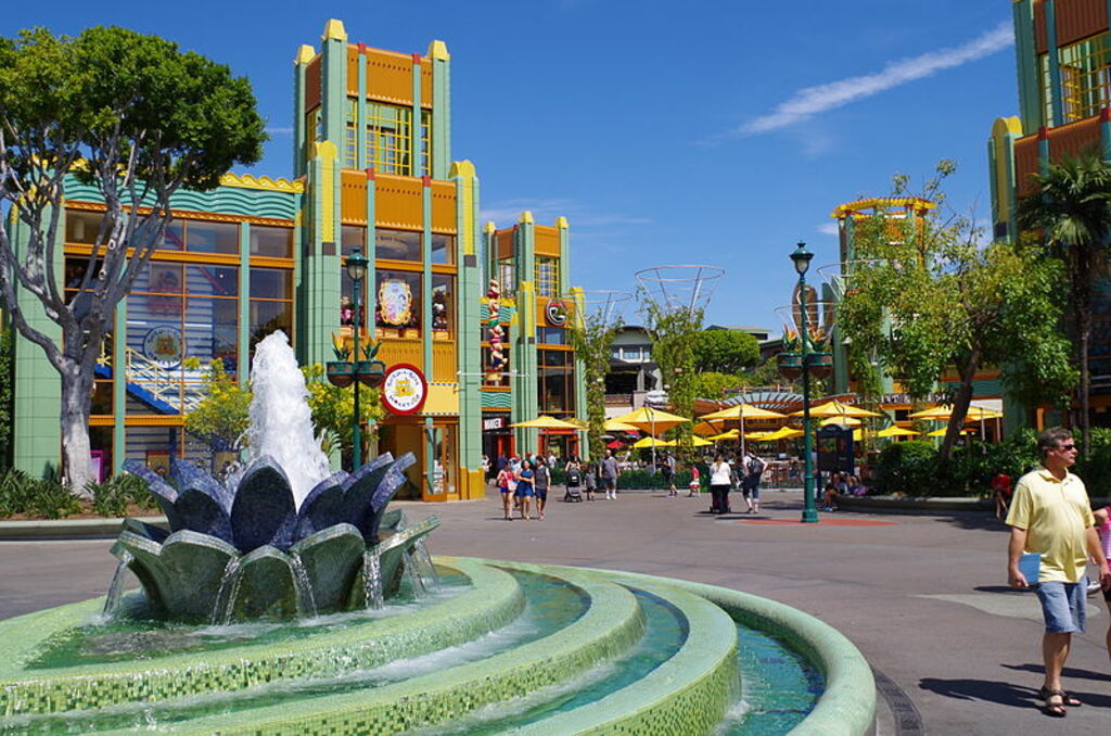 Downtown Disney 2014 Fountain Build a Bear