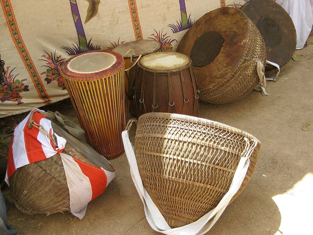 07 drums from Jharkhand, percussion instruments, drums of India