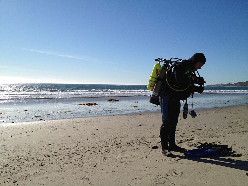 Pre-dive check in Nicholas Canyon, Malibu, California