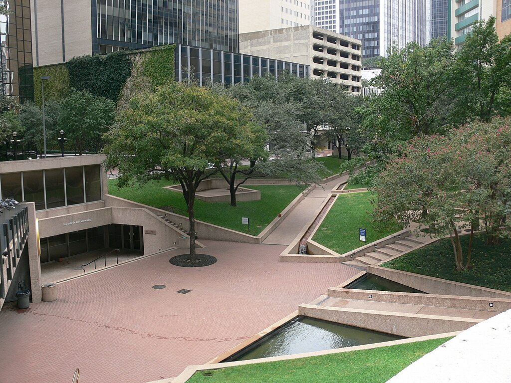 Dallas Thanks-Giving Square 2008