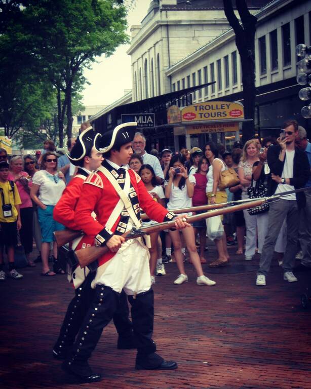 things to do in boston for free | meet up for a free walking tour of boston