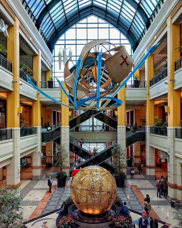 non touristy things to do in lisbon | shop till you drop at the colombo center mall