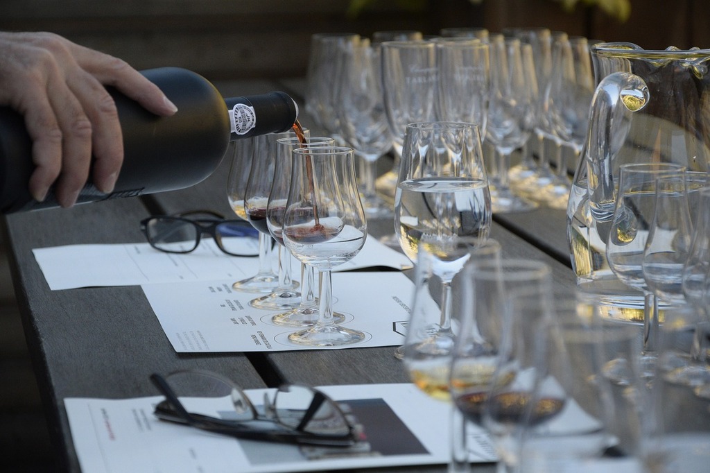 sip some wine in sion