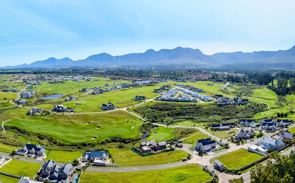 Outeniqua Mountains backdrop to the Kingswood Golf Estate in George