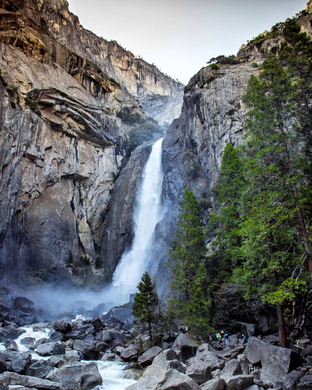 waterfall hikes in yosemite | lower yosemite falls