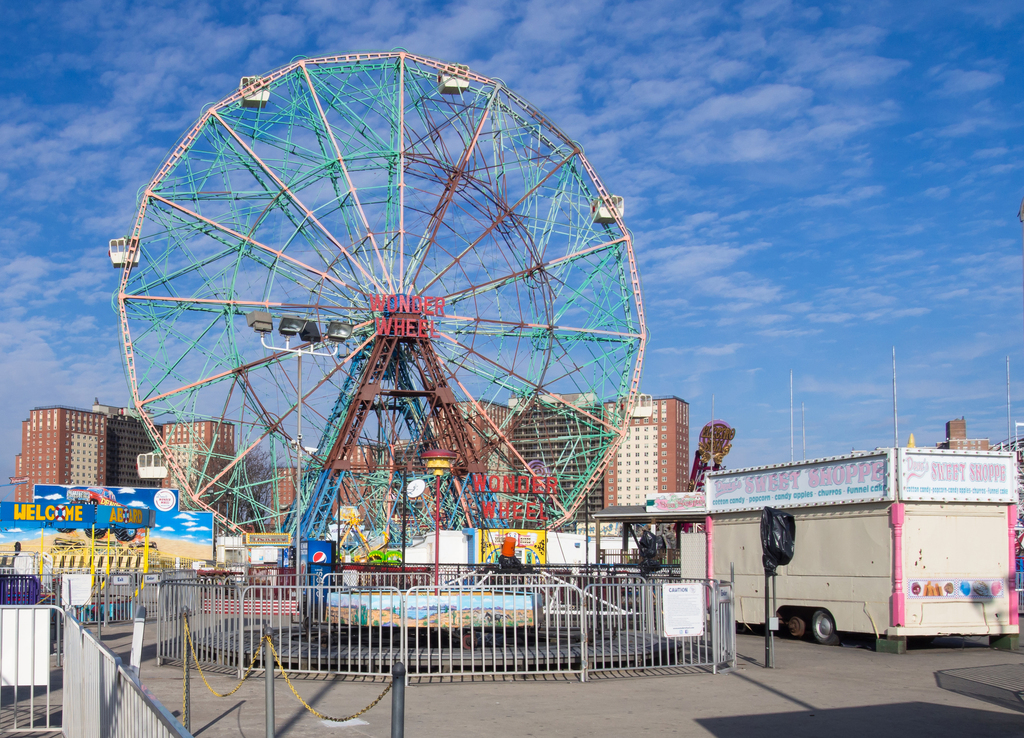 Wonder Wheel off-season 1