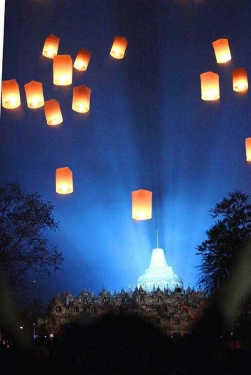 Flying lanterns on Vesak night 