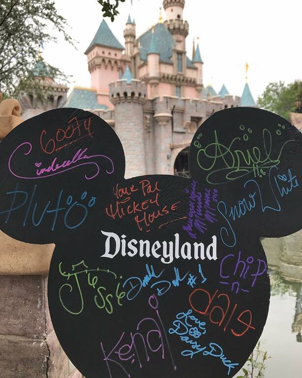 what to buy in orlando | disney character autographs and photos