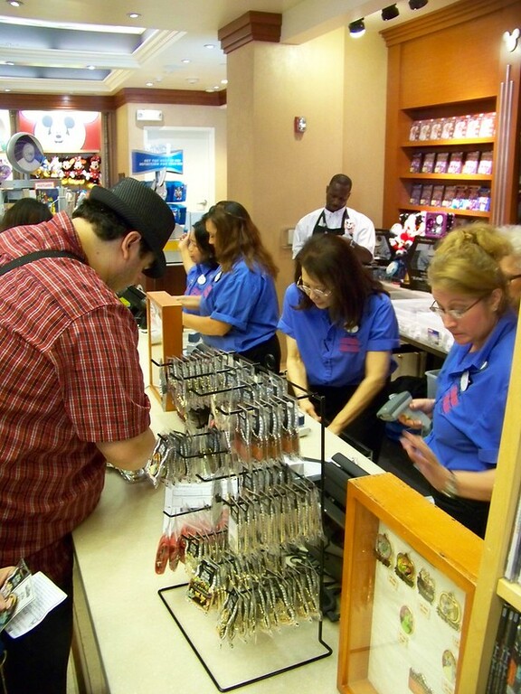 El Capitan and Disney's Soda Fountain & Studio Store pin trading event