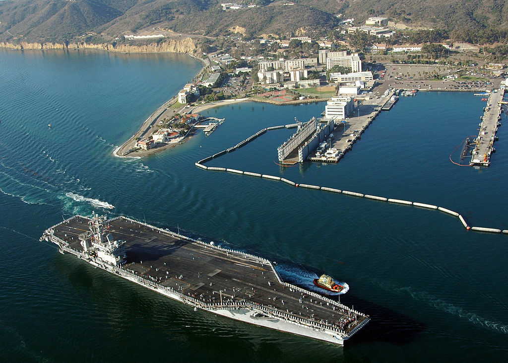 US Navy 070930-N-4007G-003 Aircraft carrier USS Nimitz (CVN 68) passes by Naval Base Point Loma as she pulls into San Diego Bay