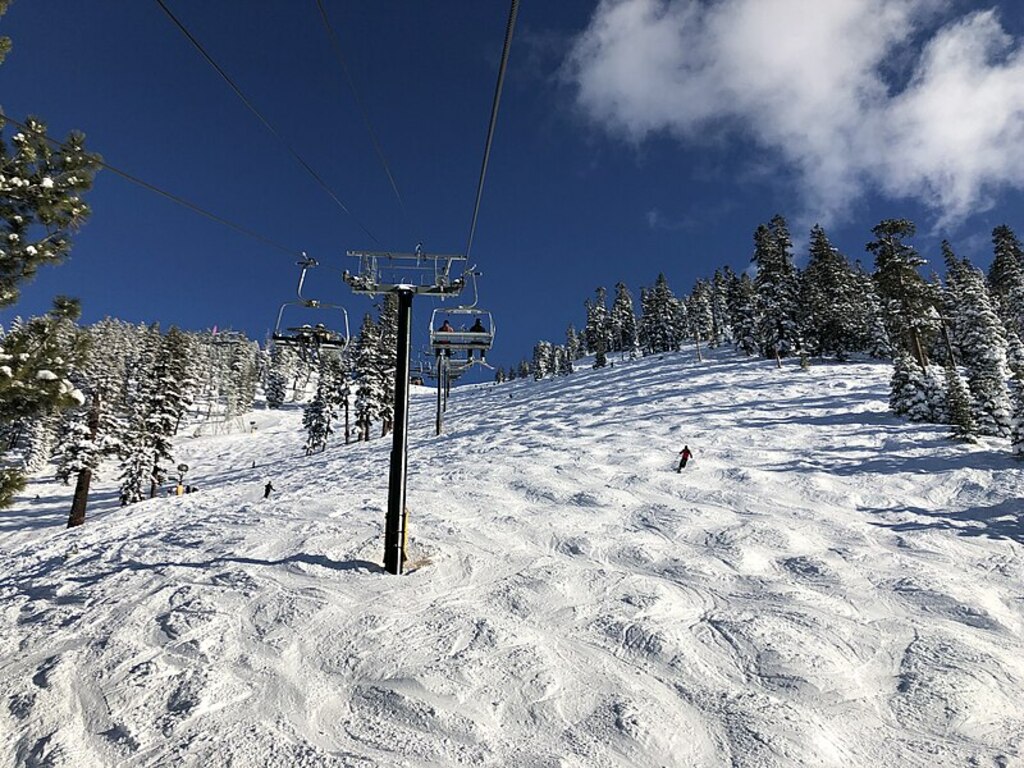 Skiing at Heavenly Mountain Resort