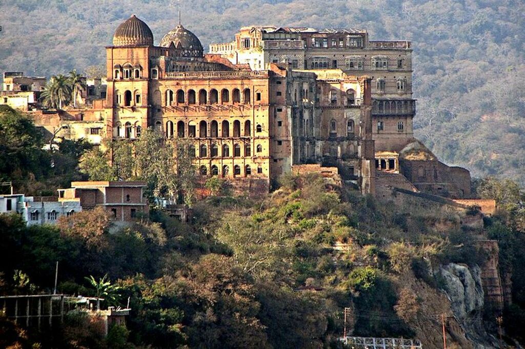 Mubarak Mandi Complex