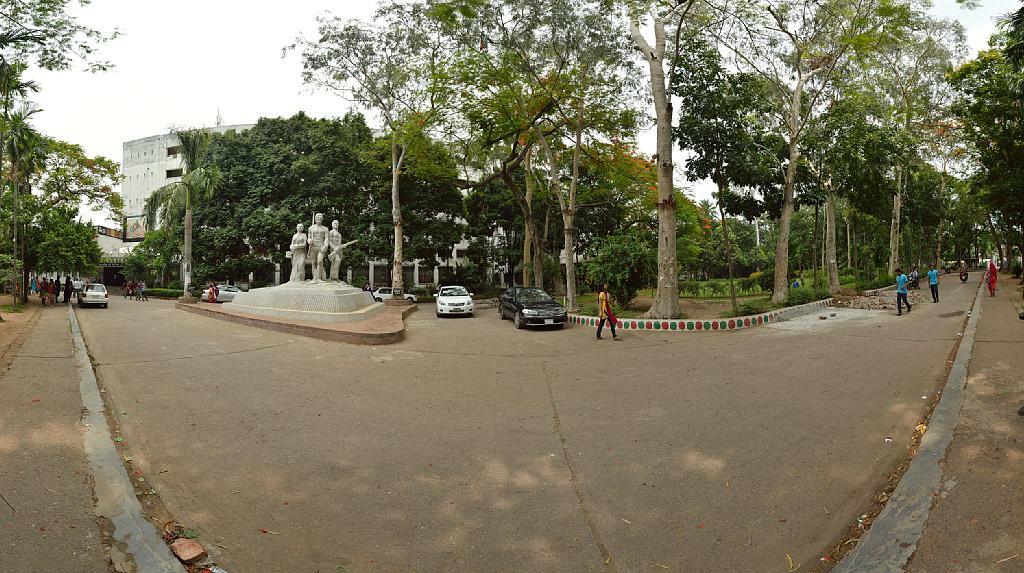 Faculty of Arts Area with Sculpture Aparajeyo Bangla - University of Dhaka - Dhaka 2015-05-31 2372-2391