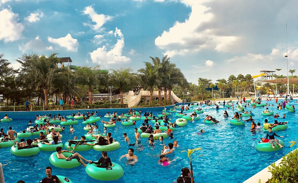 Go! Wet Waterpark Grand Wisata Bekasi