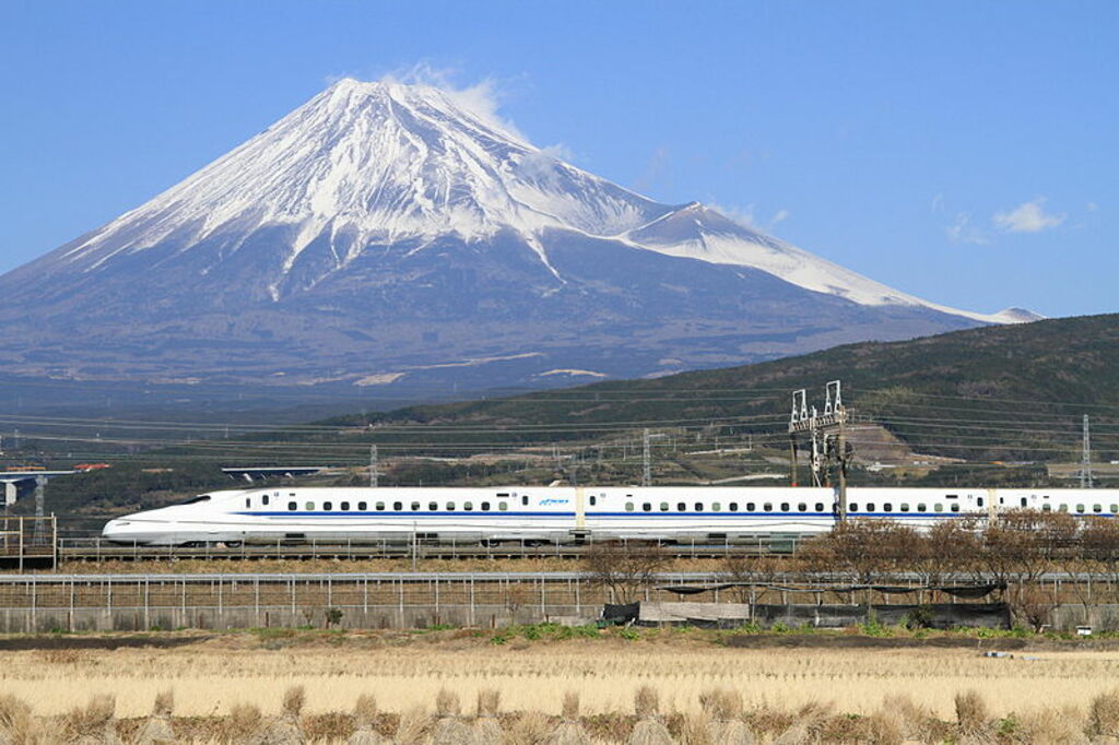 Shinkansen N700 with Mount Fuji