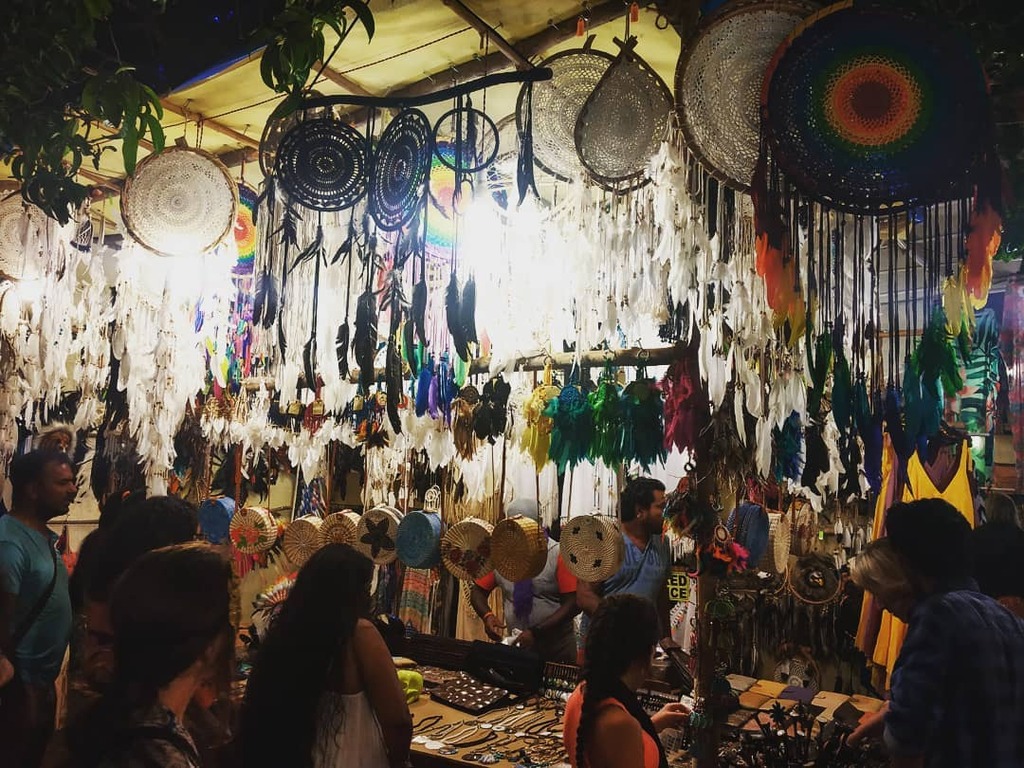 saturday night market arpora; arpora