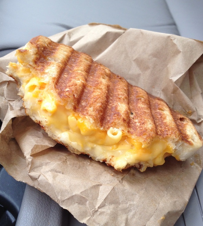 Grilled mac 'n cheese sandwich