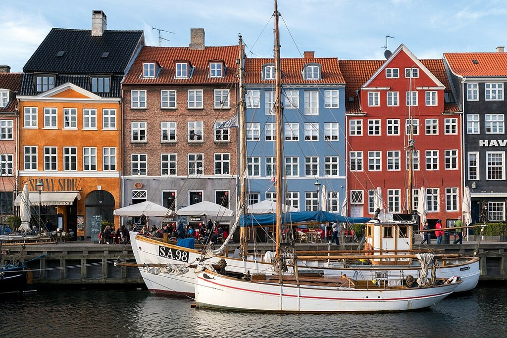 Nyhavn, Copenhagen Denmark (34038592140)
