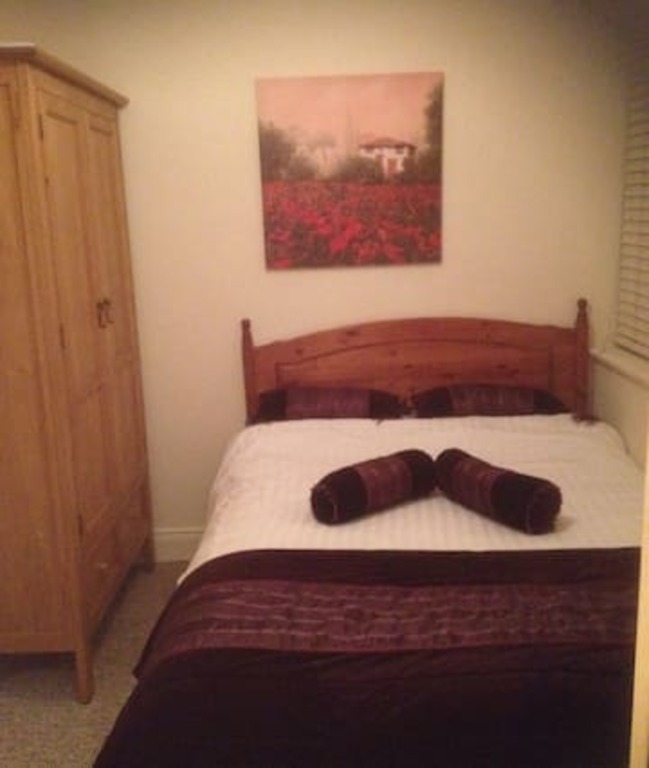 cozy ensuite room in a central location