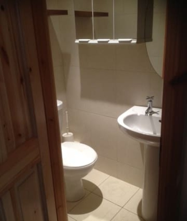 cozy ensuite room in a central location