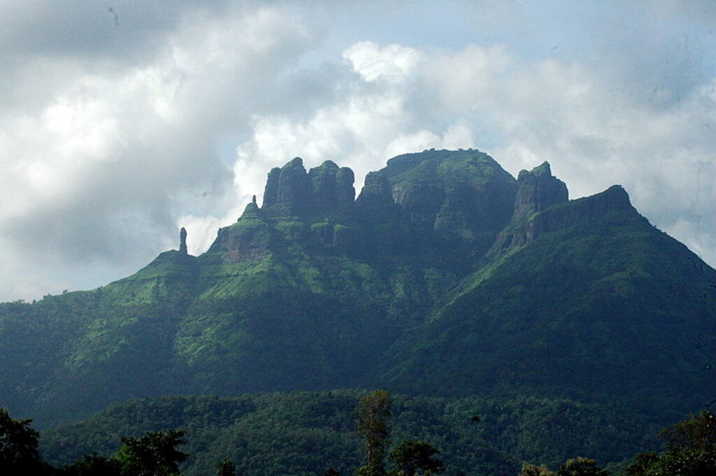 Mahuli Fort From Pivali End