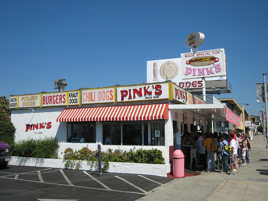 PinksHotDogs1