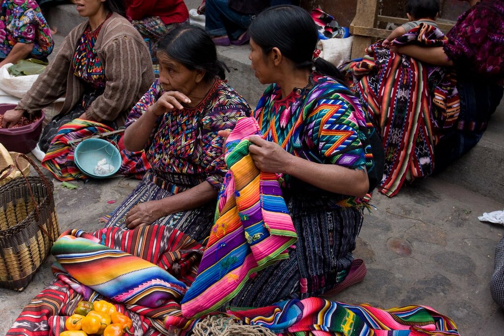 Chichi Market - Women Selling Fabric (3679332680)