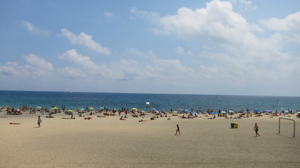 Playa Bogatell, Barcelona - panoramio