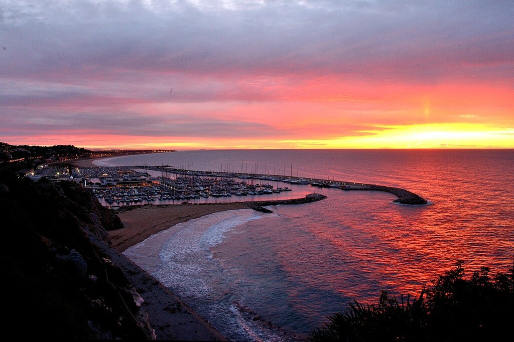 Castelldefels al amanecer 2015 - panoramio