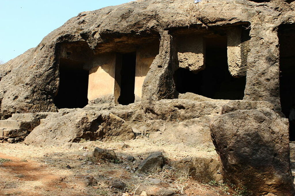 Mahakali caves (3)