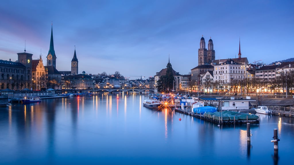 Blue Zurich (31895270053)