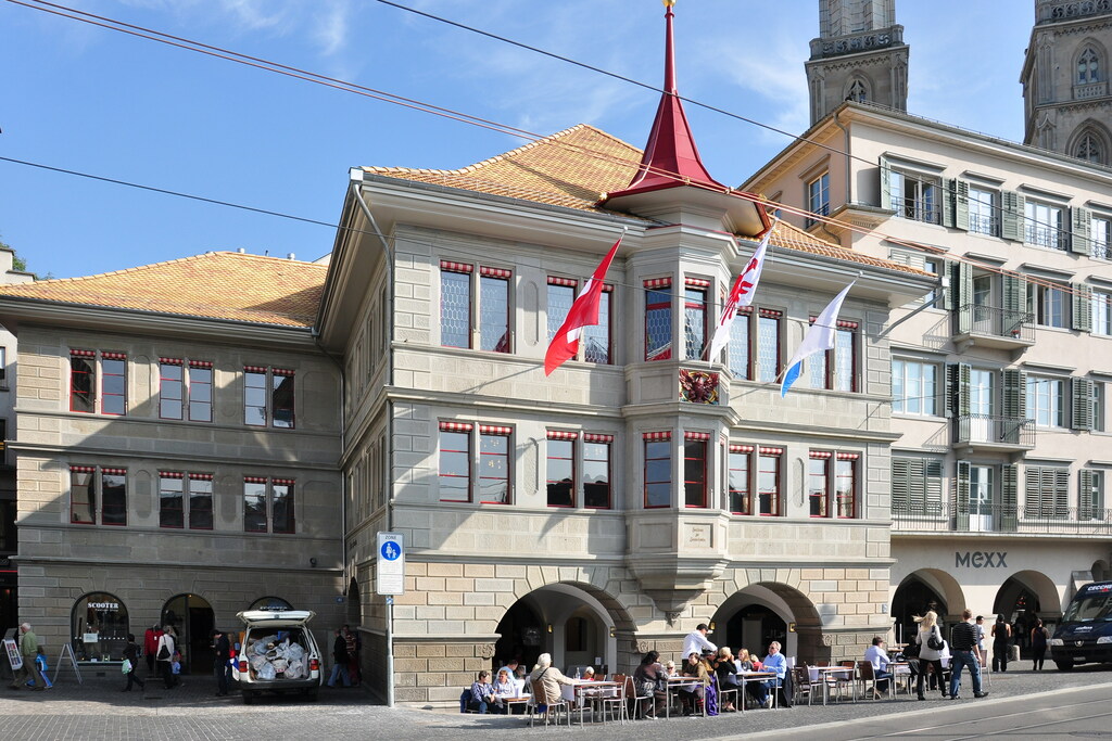 Limmatquai - Zunfthaus zur Zimmerleuten 2010-10-08 14-48-50 ShiftN