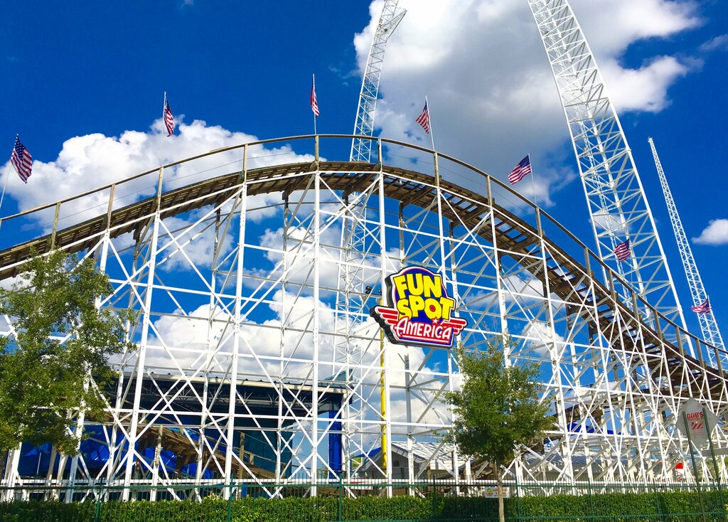 Fun Spot America Orlando White Lightning Logo