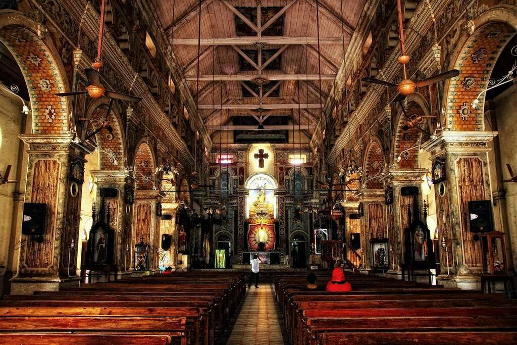marvel at the beautiful architecture of santa cruz basilica in kochi