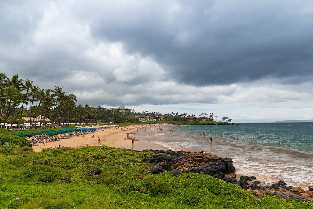 Relax at Wailea beach Maui, Hawaii (31868911288)