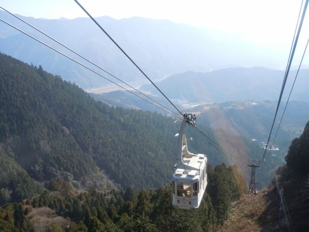 Refresh your senses at the lofty temples atop Mount Minobu