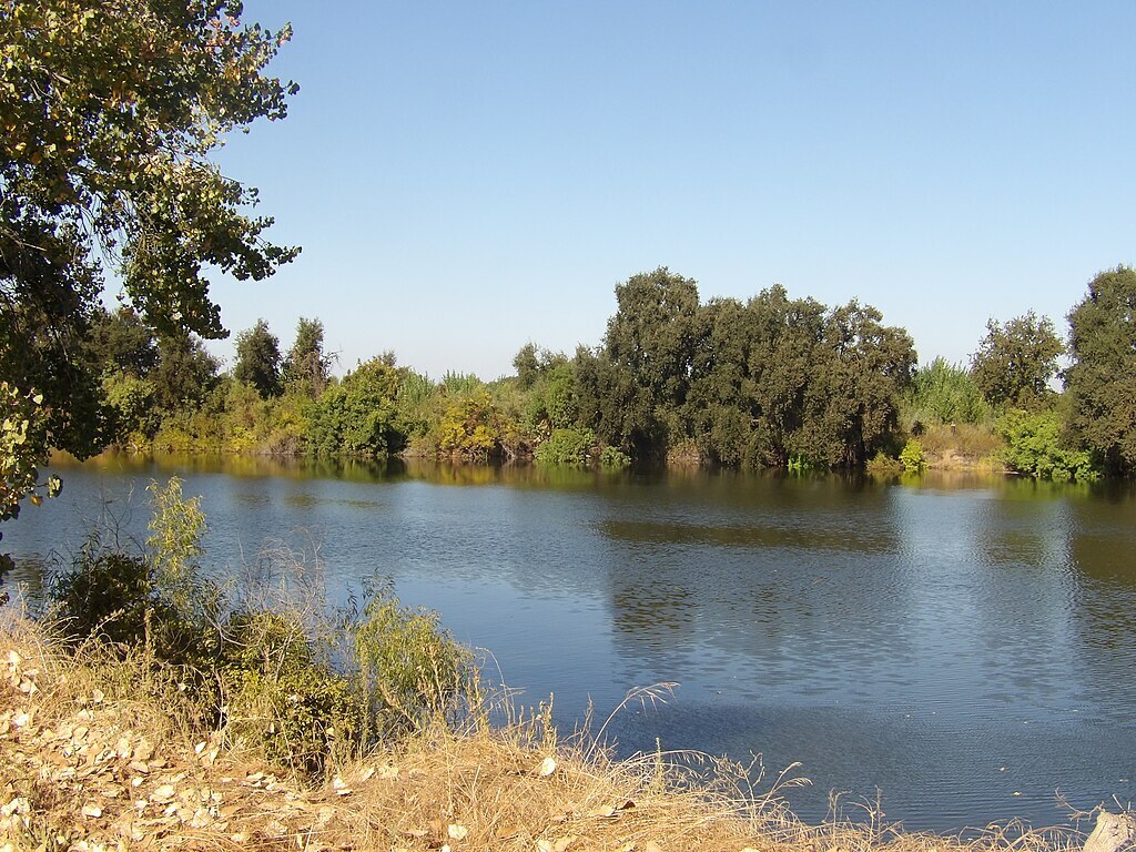 Dos Rios State Park pond