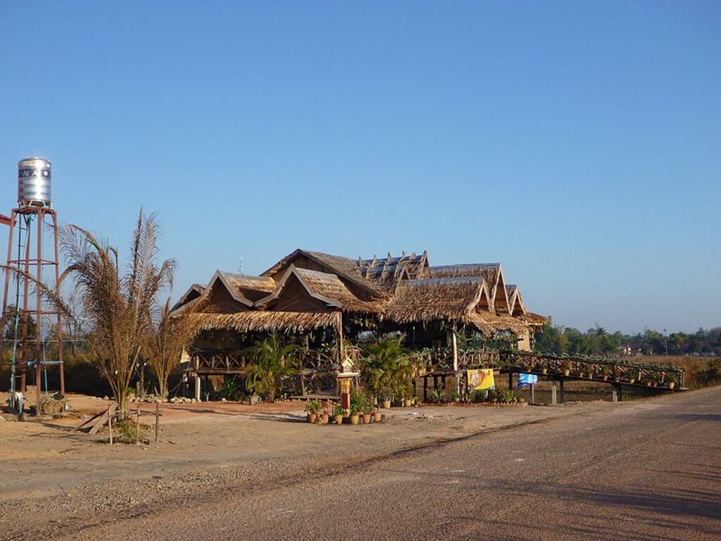 02 Paksan restaurant bar - panoramio