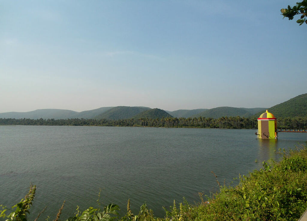 Mudasarlova Reservoir and decorated motor Pump house 03