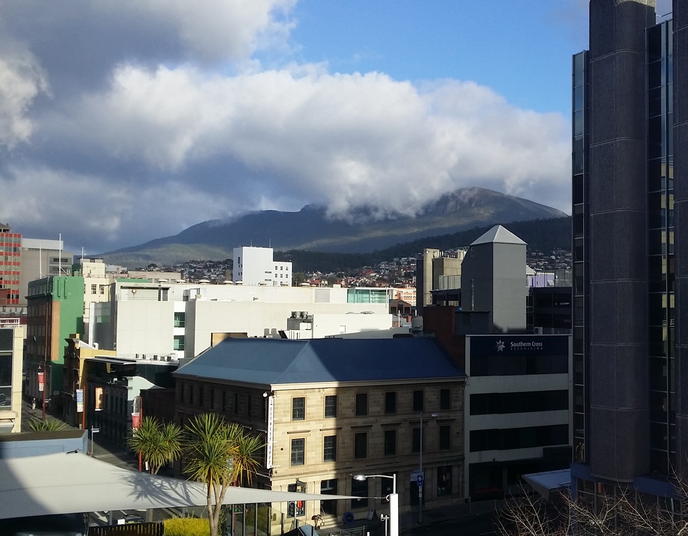 where to stay in hobart | convenient location in the city